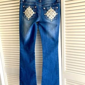 ZCO Size 5 Low Rise Flared Leg Medium Wash Jeans